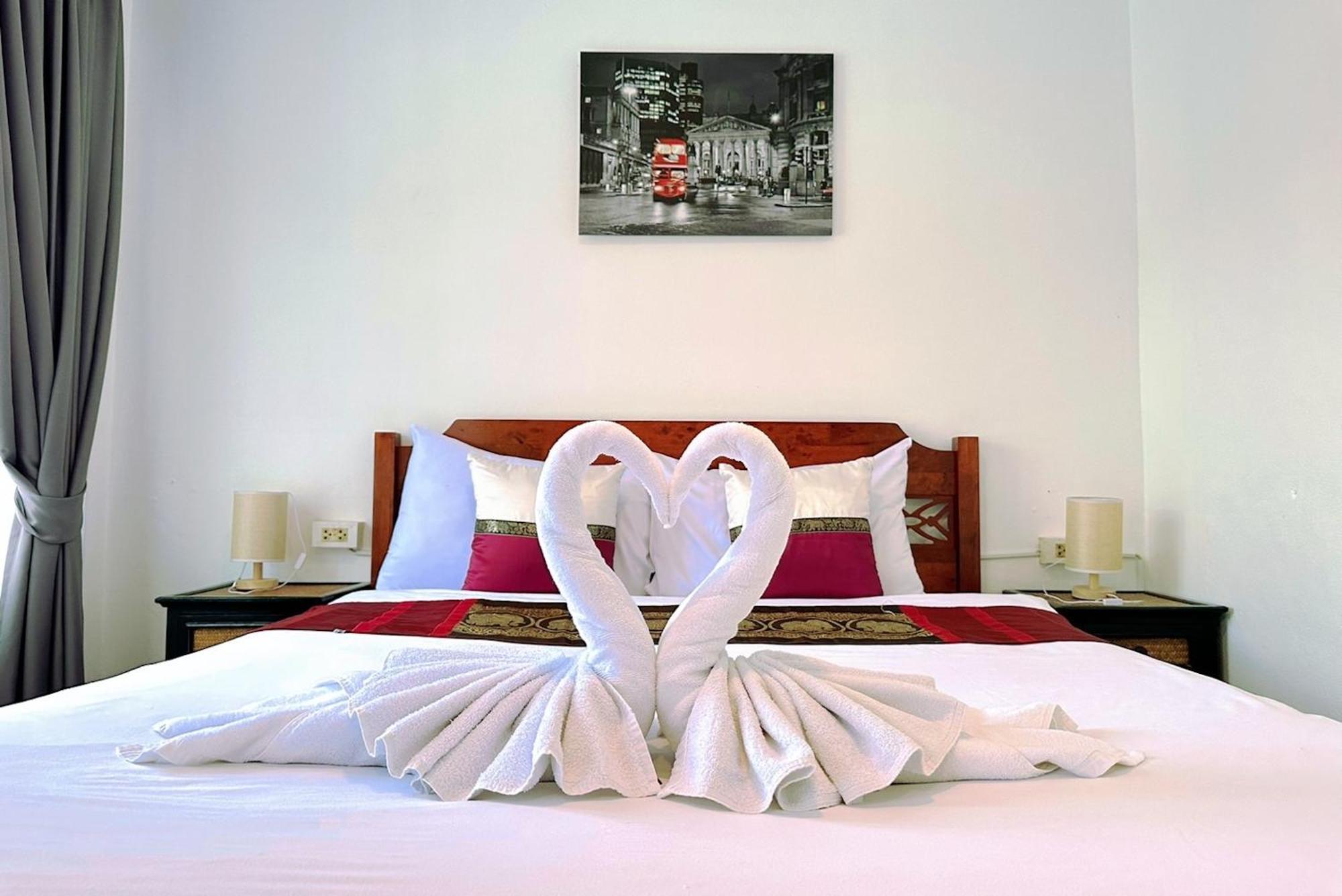 Hotel Baya Phuket Patong Habitación foto