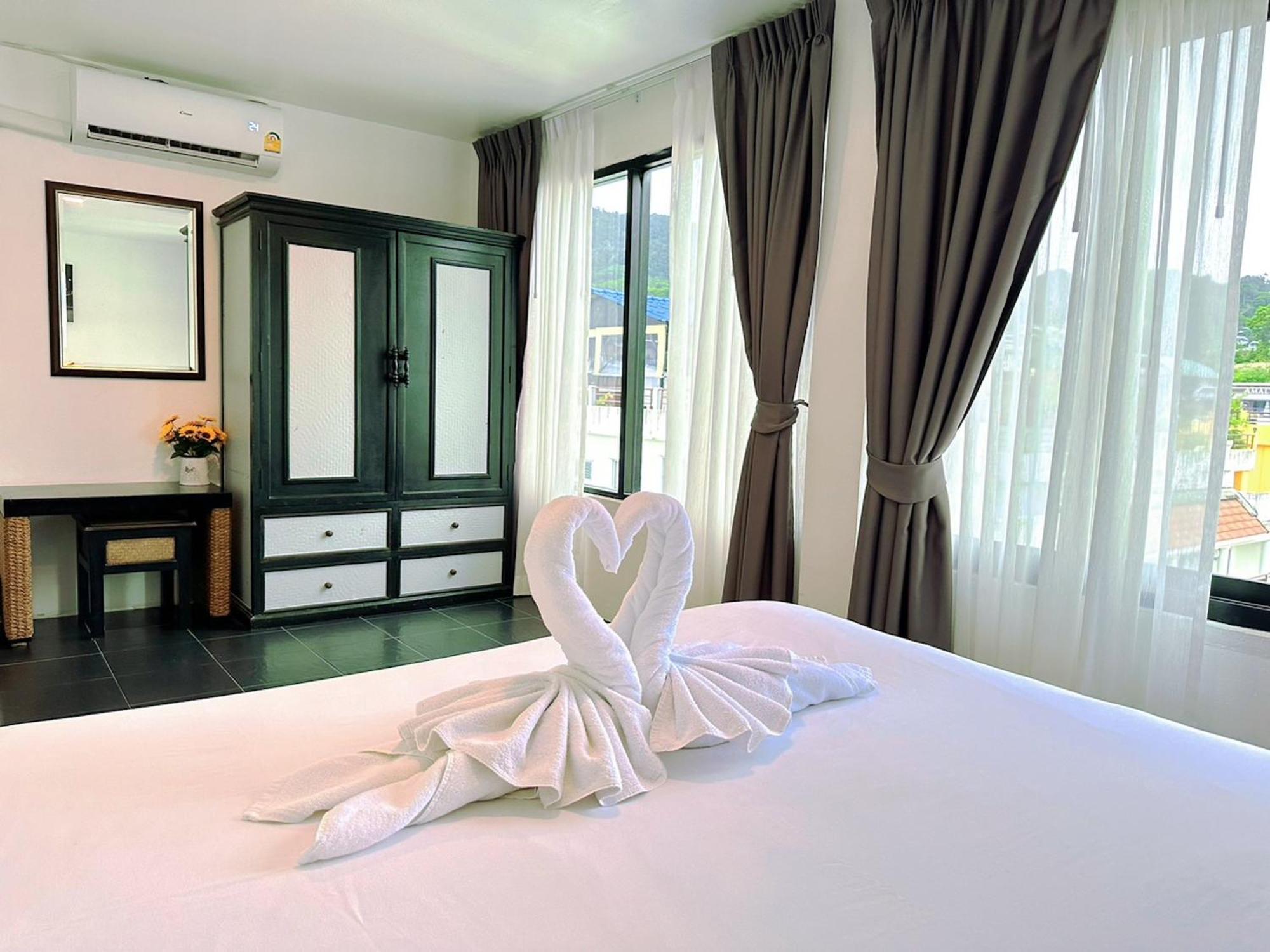 Hotel Baya Phuket Patong Habitación foto