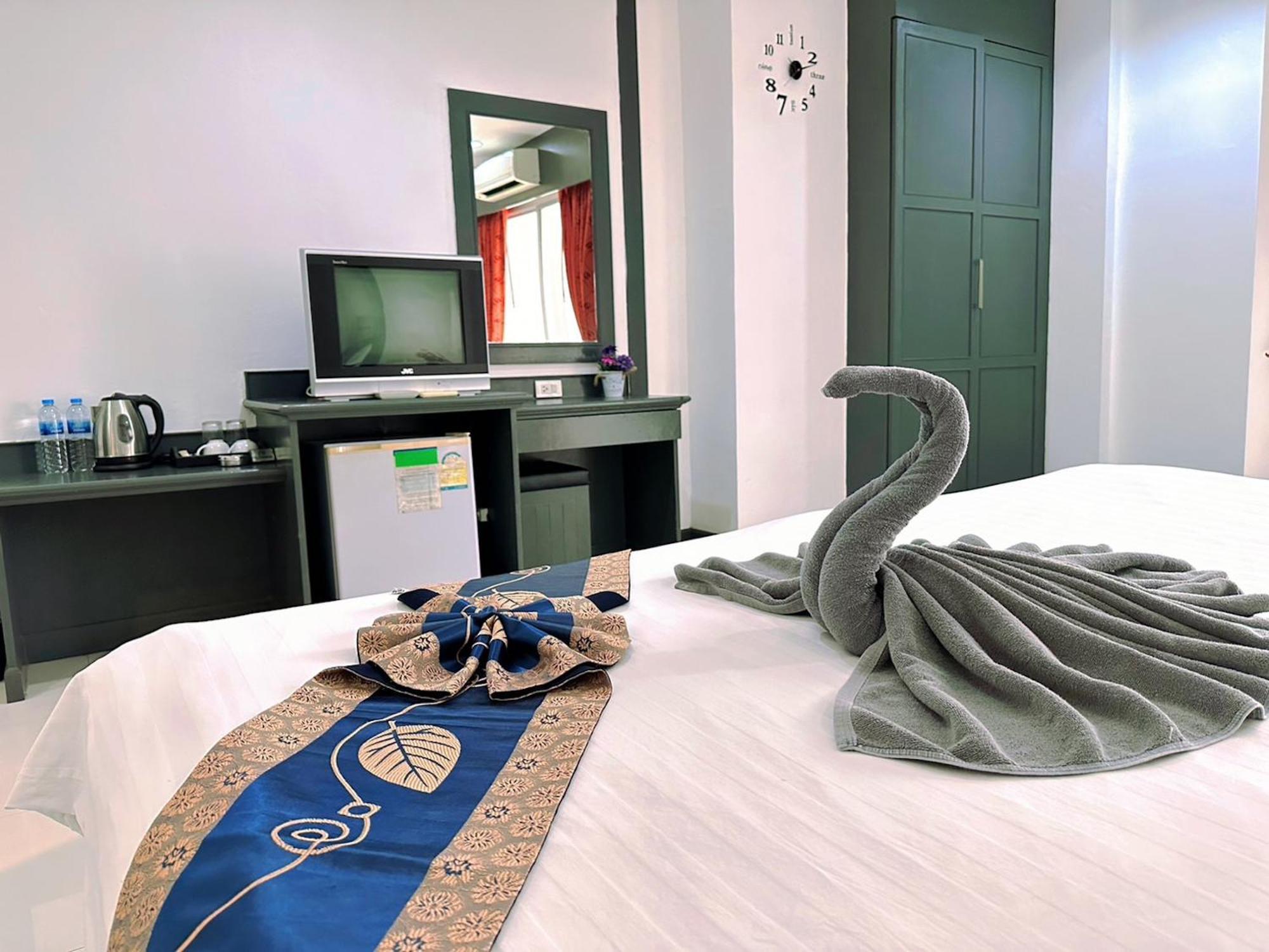 Hotel Baya Phuket Patong Habitación foto