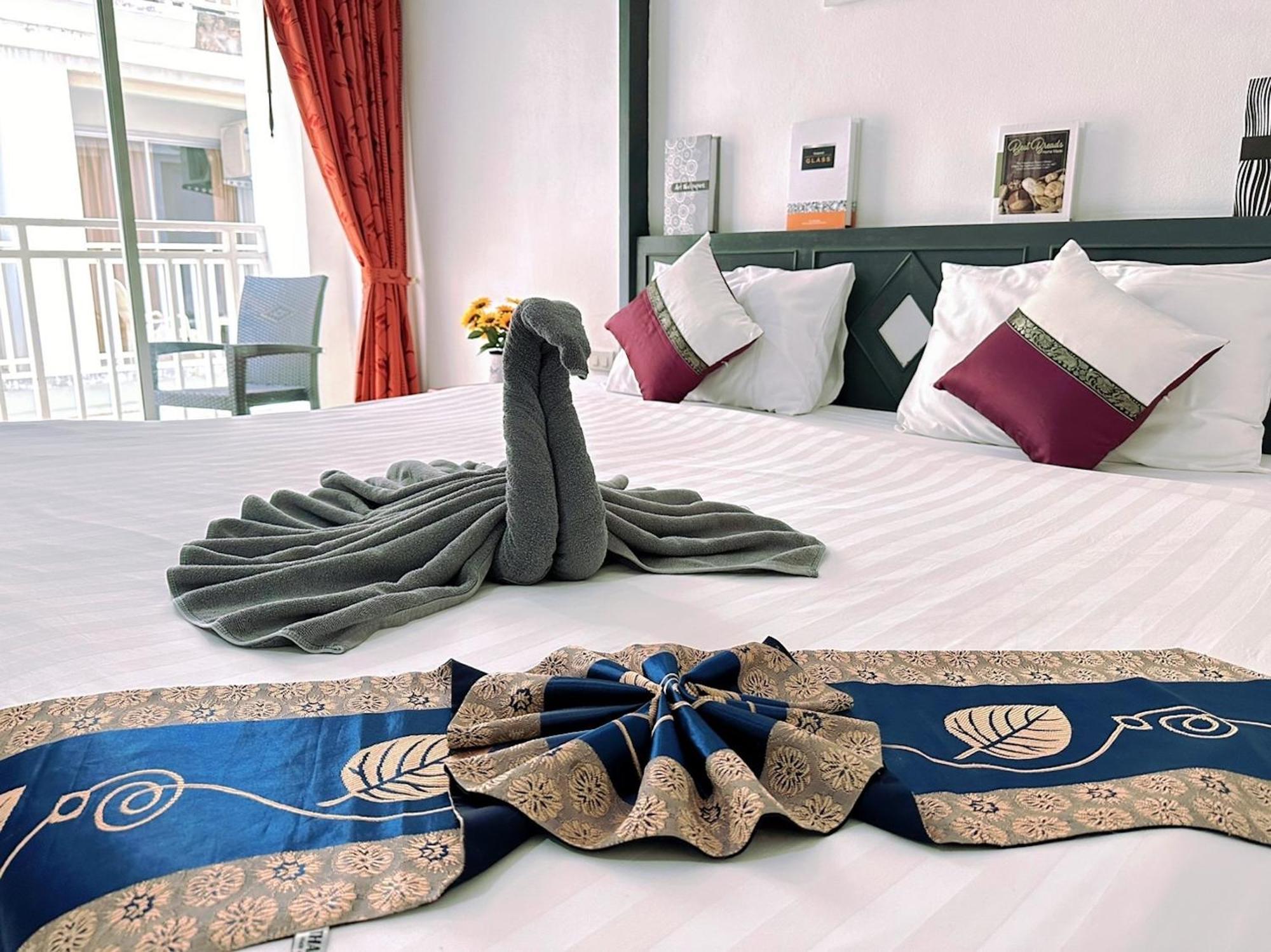 Hotel Baya Phuket Patong Habitación foto